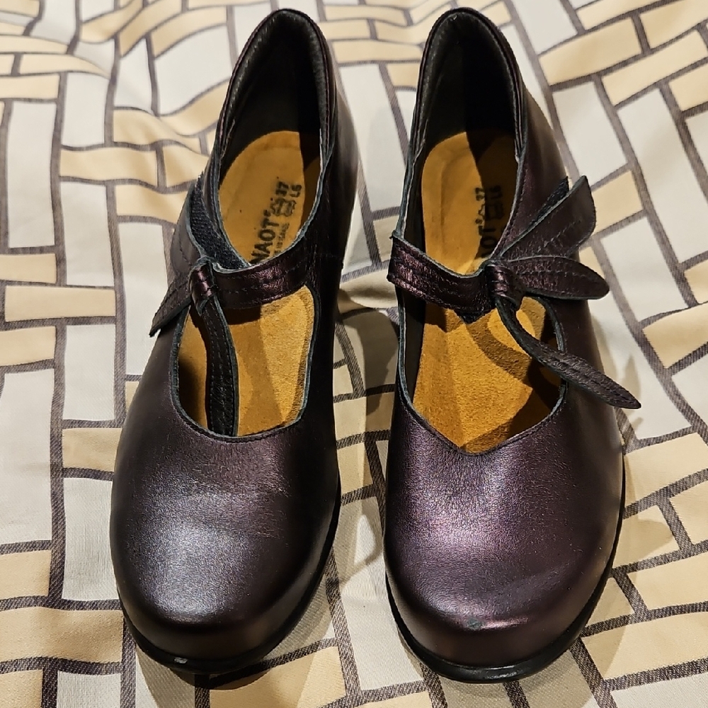 Naot Women's Metallic Purple Heels SIZE 37